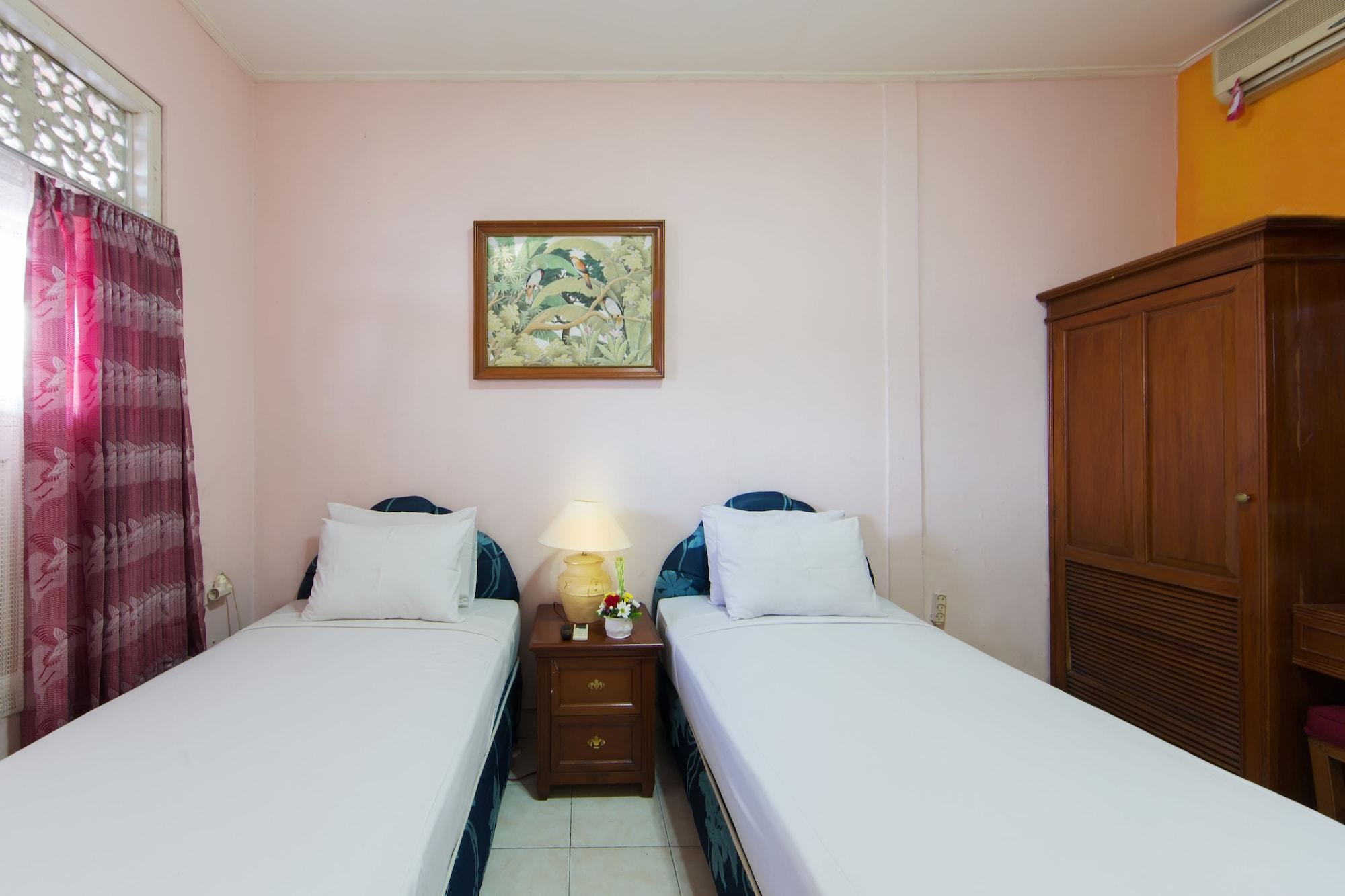 Oyo 3134 Puri Tamu Hotel Jimbaran  Exterior photo