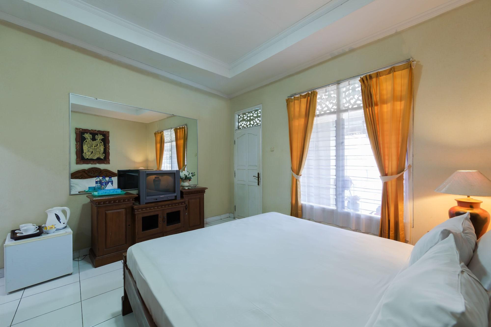 Oyo 3134 Puri Tamu Hotel Jimbaran  Exterior photo