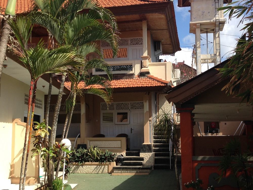 Oyo 3134 Puri Tamu Hotel Jimbaran  Exterior photo